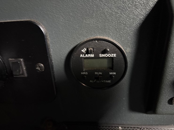 2000-peterbilt-377-image-45