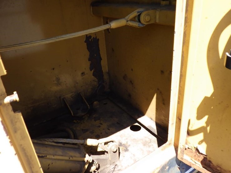 caterpillar-325l-image-38