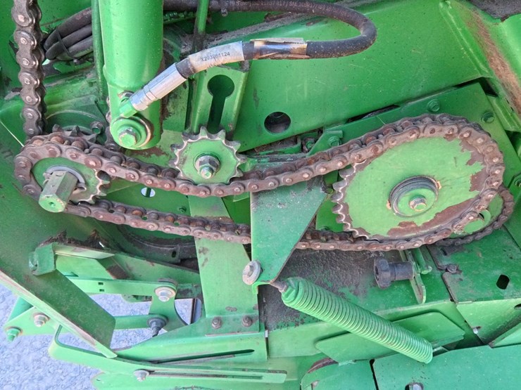 2009-john-deere-568-image-27