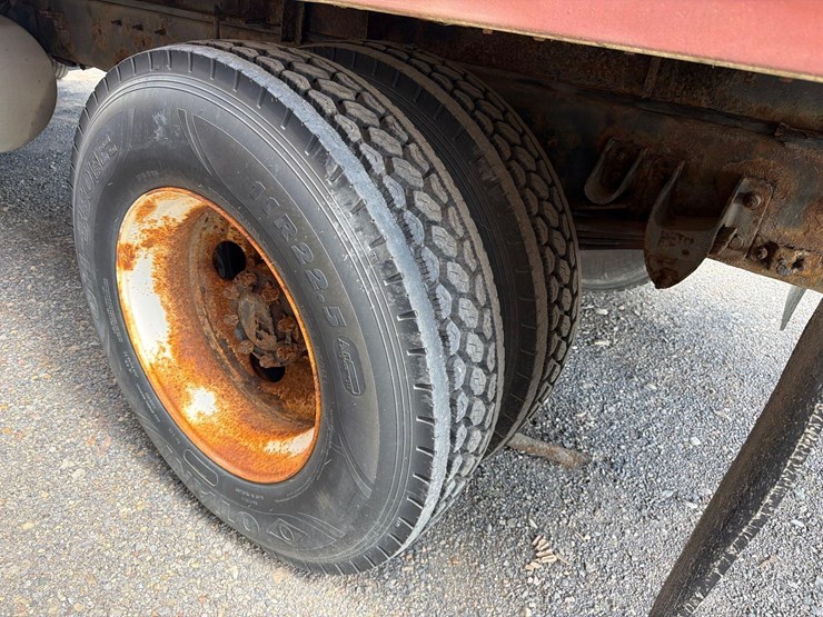 2009-kenworth-t370-image-8