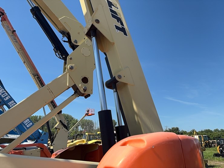 jlg-e300aj-image-6