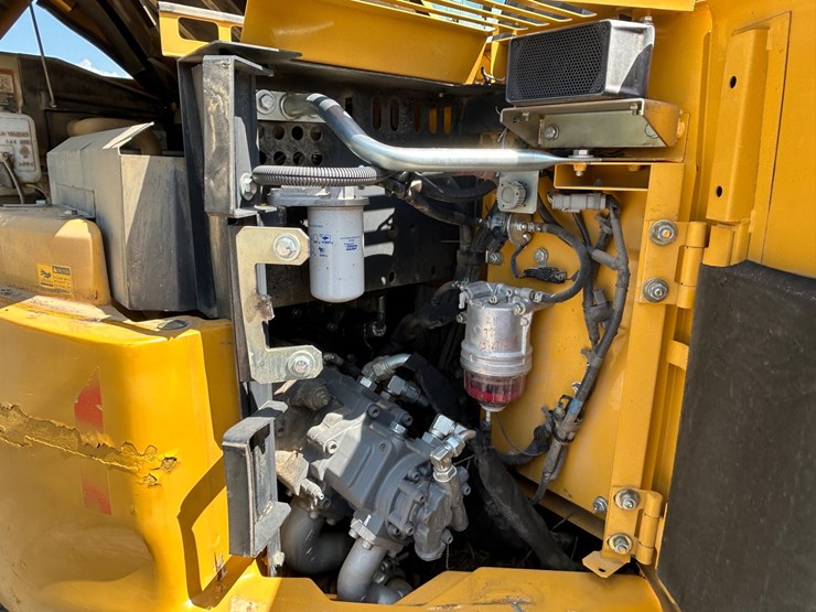2022-deere-75g-image-22