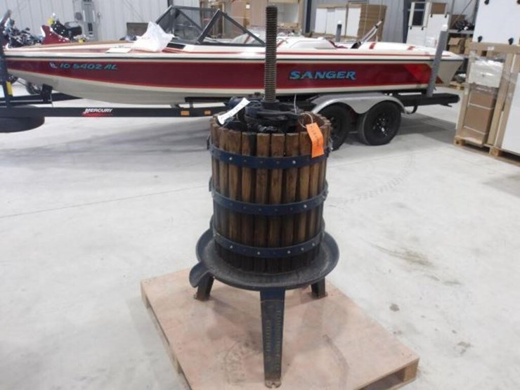 berarducci-bro.-mfg-co-wine-press-image-4