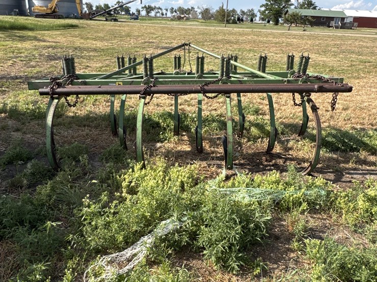john-deere-100-image-6