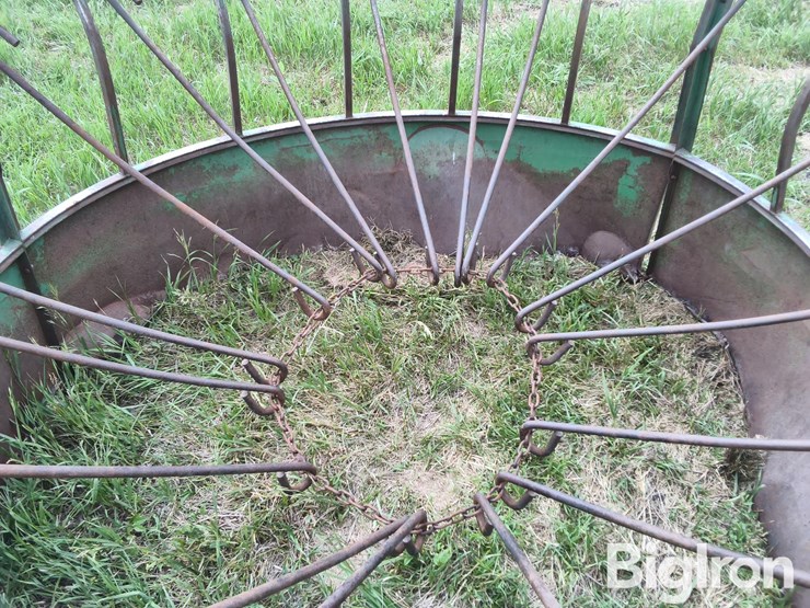 the-hay-manager-bale-feeder-image-10