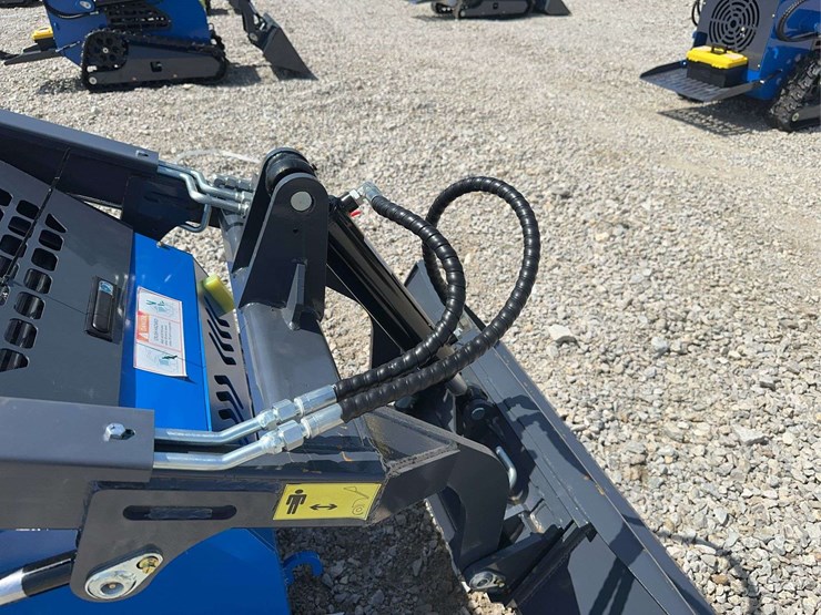 2026-zjg-zj-380-tracked-mini-skid-steer-loader-image-18