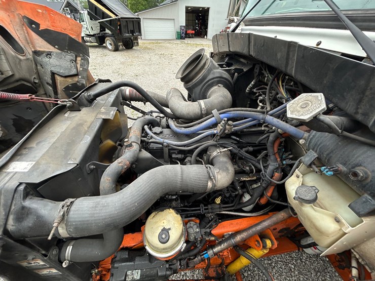 2005-kenworth-t300-image-27