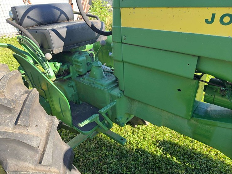 john-deere-320s-image-12