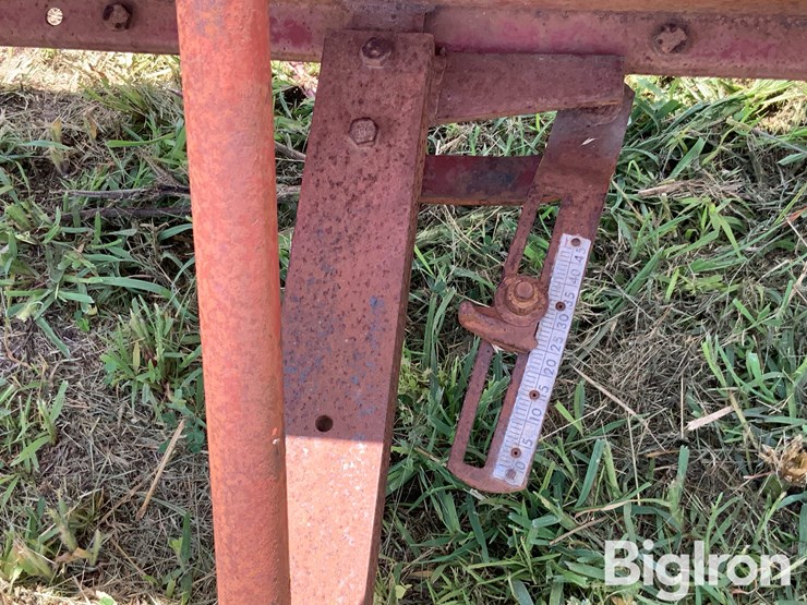 international-mccormick-no.-7-drop-spreader-image-14