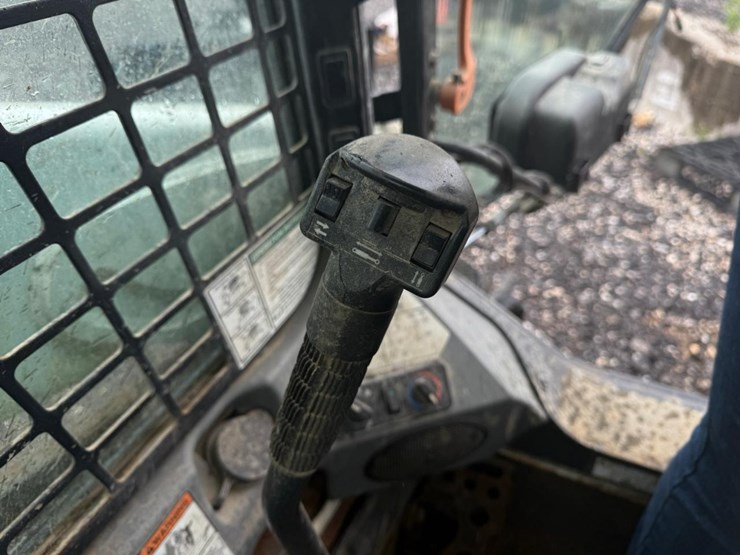 2020-bobcat-t595-image-26