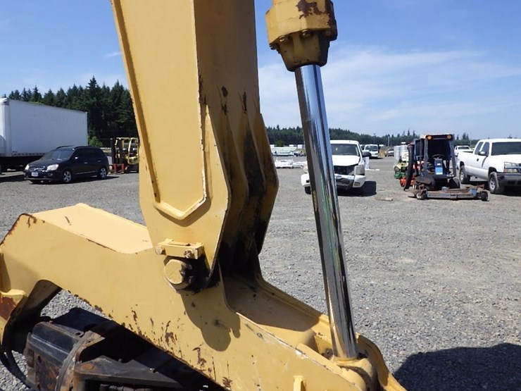 caterpillar-325l-image-17