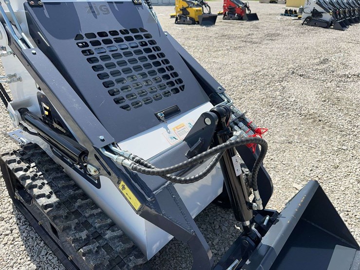2026-zjg-zj-380-tracked-mini-skid-steer-loader-image-18