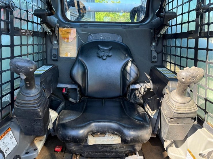 2019-bobcat-t740-image-19