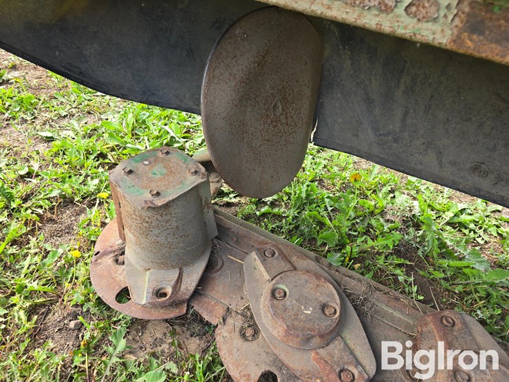 john-deere-265-image-16