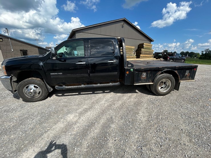 2014-chevrolet-3500hd-image-3