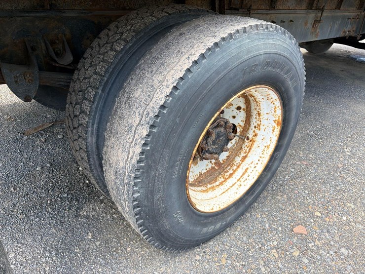 2009-kenworth-t370-image-9