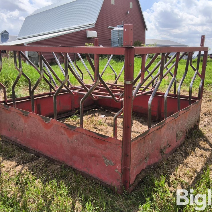 Bale Feeder