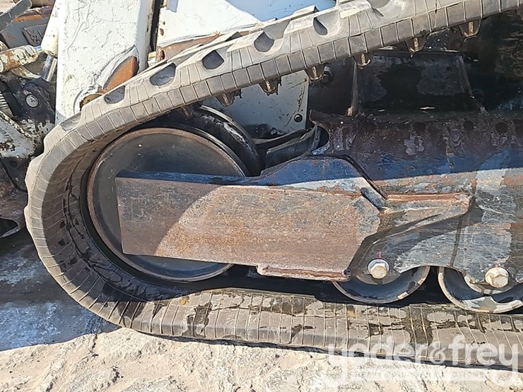 2021-bobcat-t64-image-19