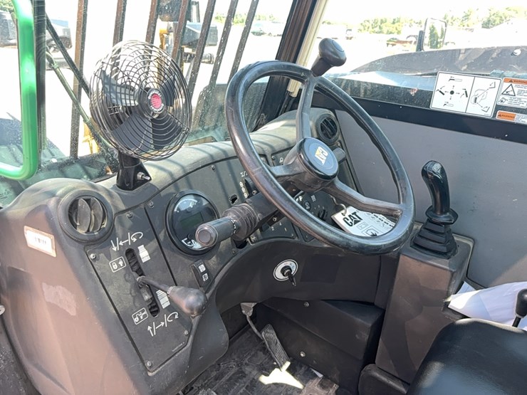 2016-caterpillar-tl642c-image-10