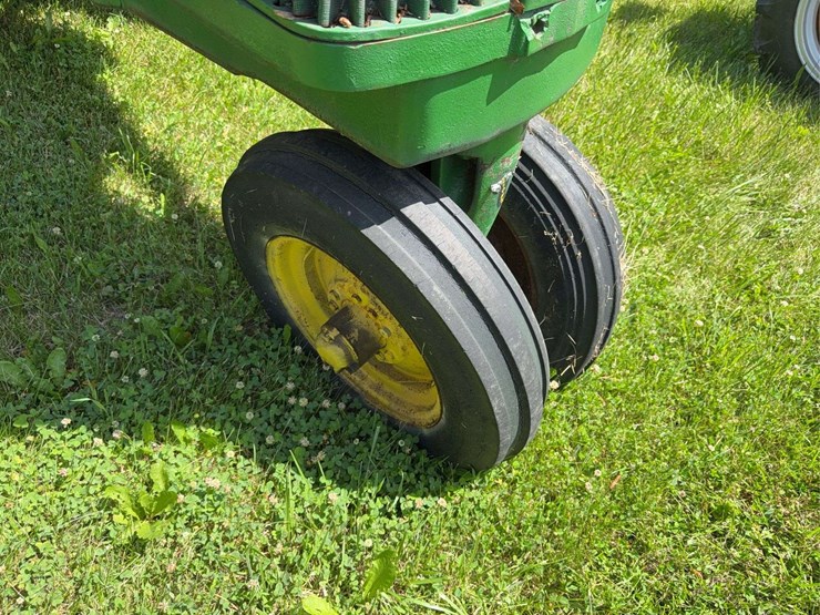 john-deere-70-image-15