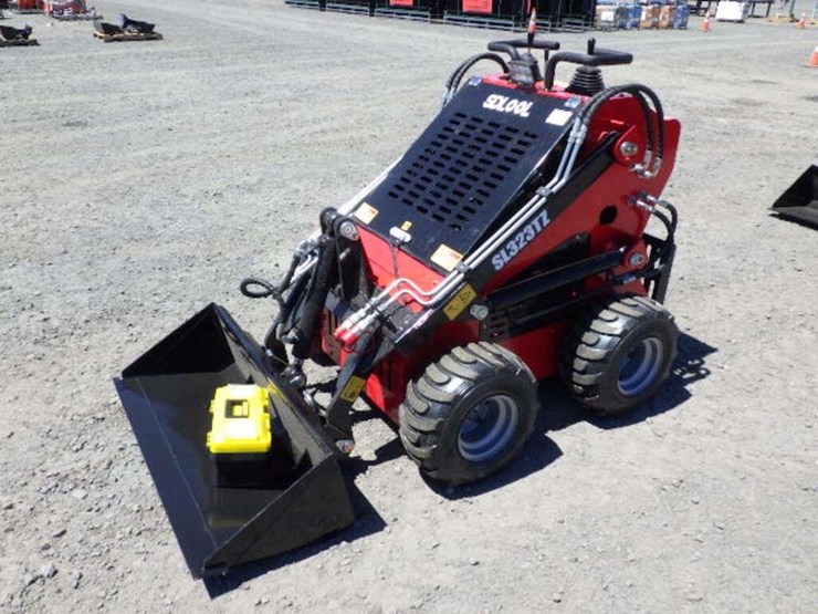 2026-sdlool-323tz-skid-steer-loader-image-1