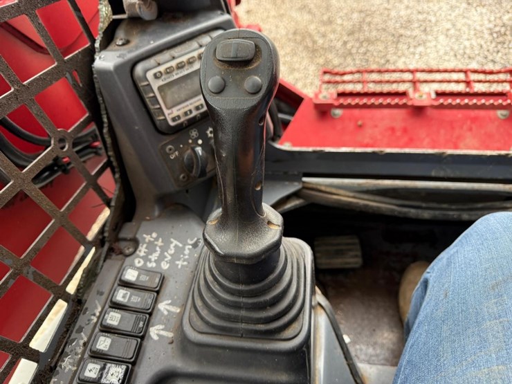 2022-takeuchi-tl12r2-image-26