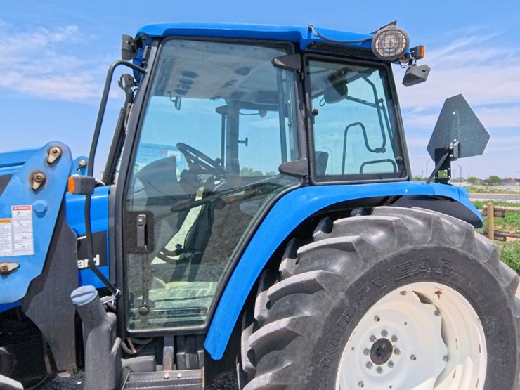 2004-new-holland-tl100a-image-53