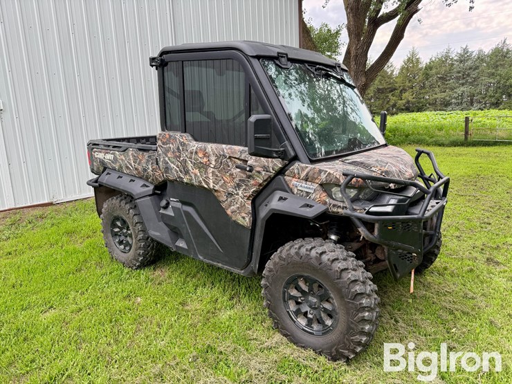 2025-can-am-defender-utv-image-3