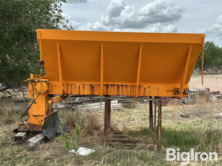 highway-equip-e2500-10-heavy-duty-v-box-sand-or-salt-spreader-box-image-4