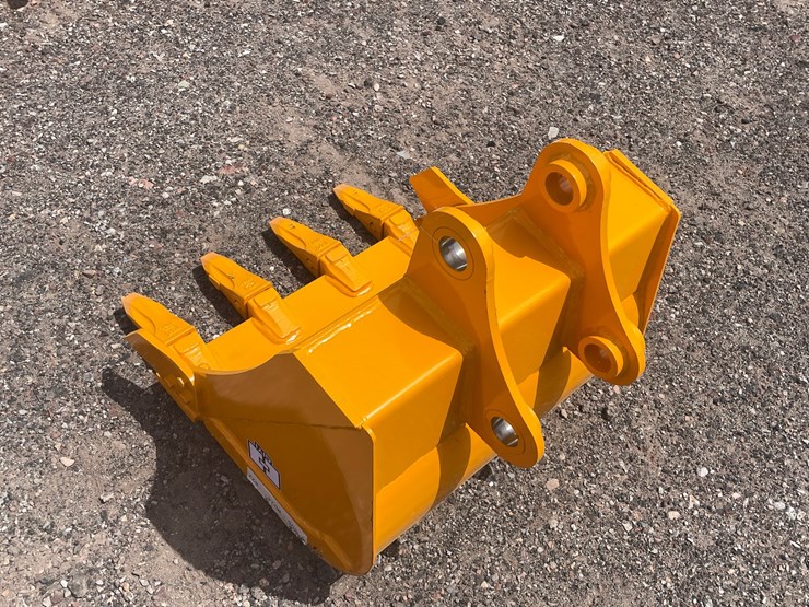 2026-caterpillar-305-image-4