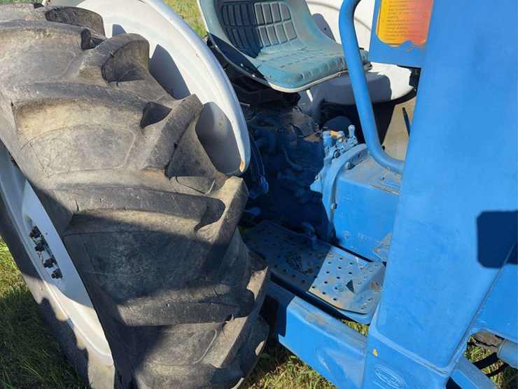 ford-tractor-image-23