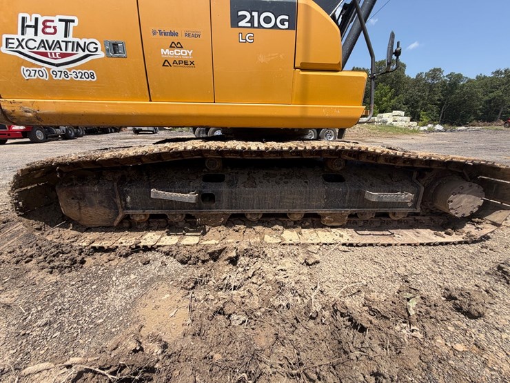 2020-deere-210g-image-23