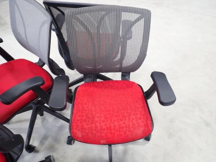 qty-of-(5)-desk-chairs-image-9
