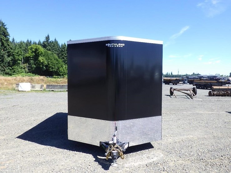 2026-royal-lcht35-7.516v-86-t/a-enclosed-trailer-image-2