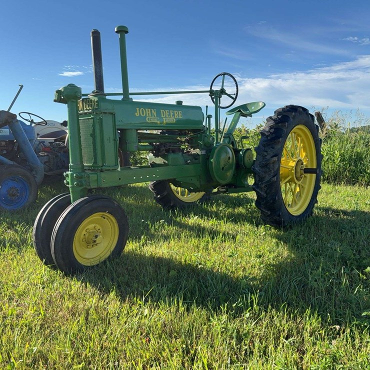 JOHN DEERE MODEL B