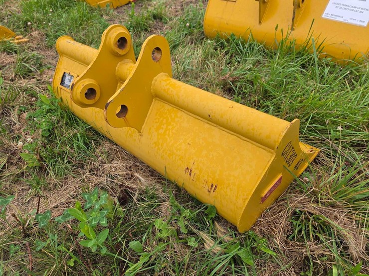 caterpillar-303-image-3