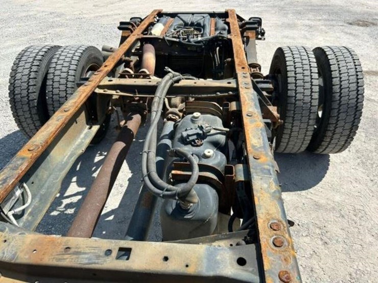2016-ford-f550-xl-image-28