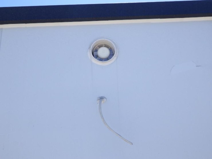 portable-toilet-w/-shower-image-12