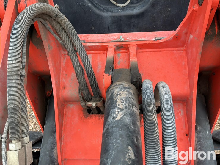 2019-kubota-r630-image-14