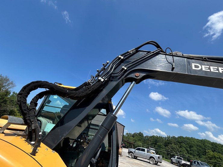 2022-deere-75g-image-35