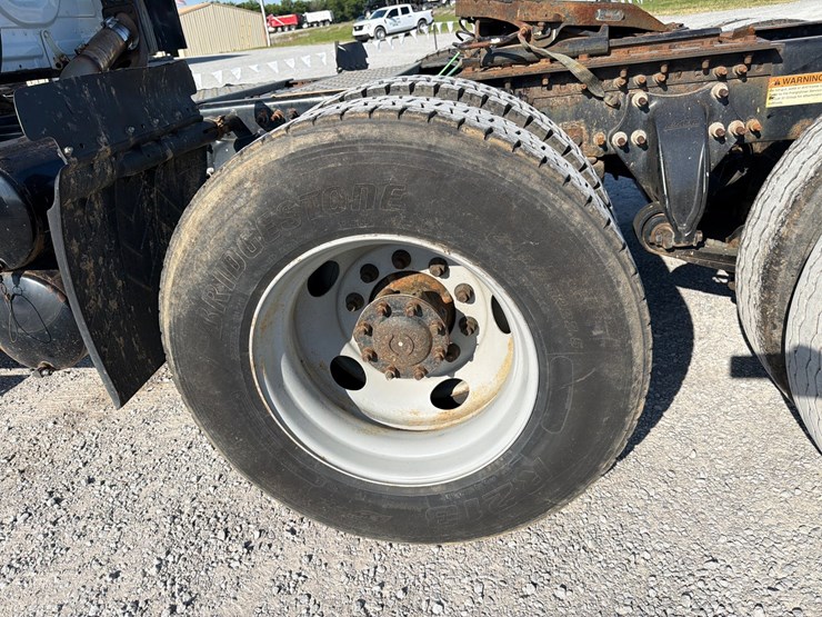 2018-freightliner-cascadia-125-image-9