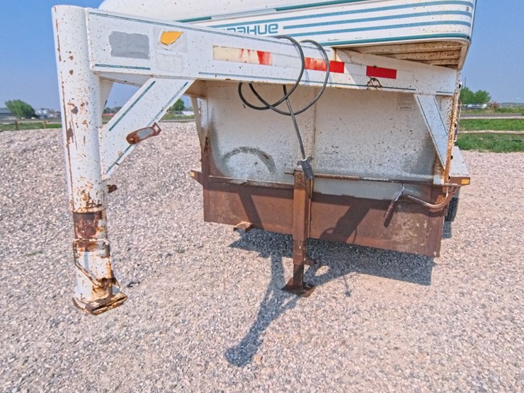 #1088-•-2000-donahue-livestock-trailer-image-7