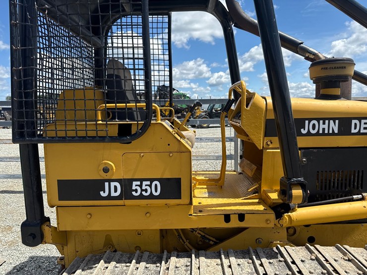 deere-550-image-31