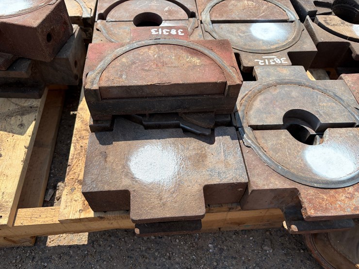 set-of-(3)-9-1/2”w-blind-bop-rams-image-2