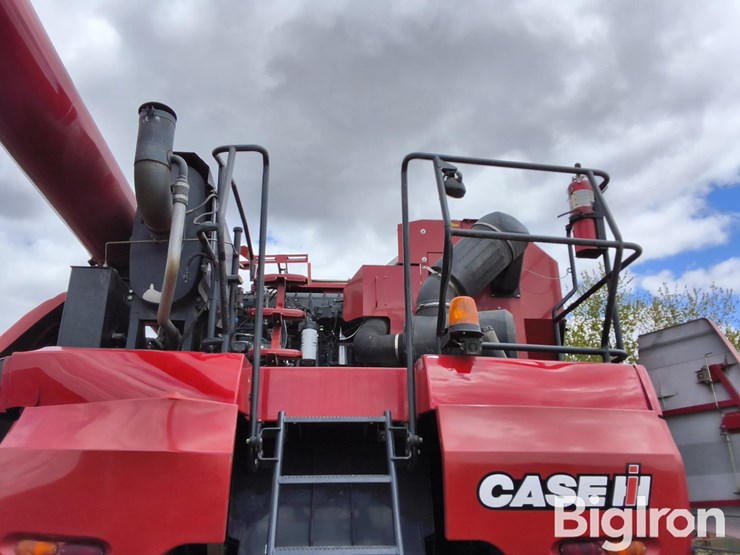 2013-case-ih-8230-image-14