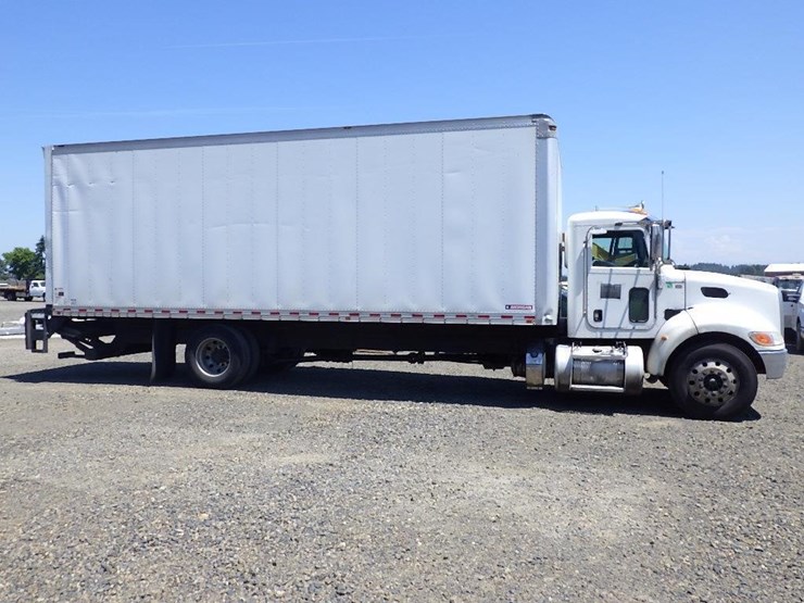 2017-peterbilt-pb337-26'-box-truck-image-4