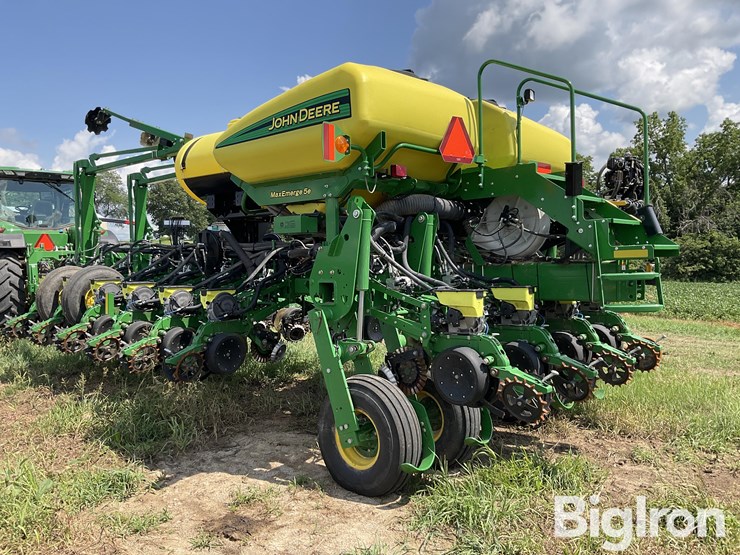 2017-john-deere-1775nt-image-7