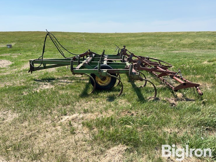 john-deere-16-image-8