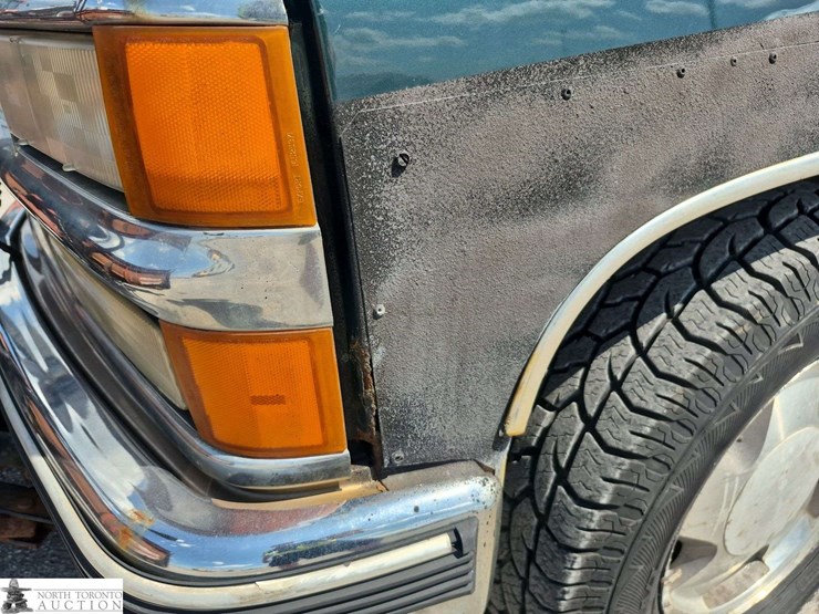 1997-chevrolet-tahoe-image-18