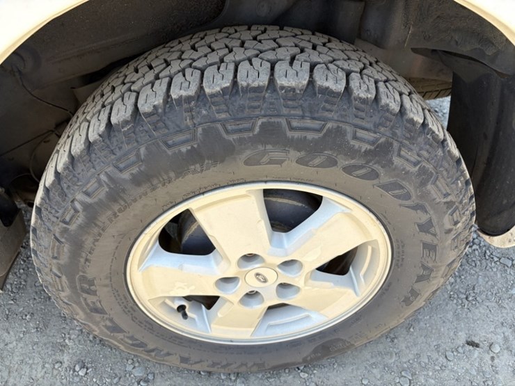 2012-ford-escape-xlt-image-16
